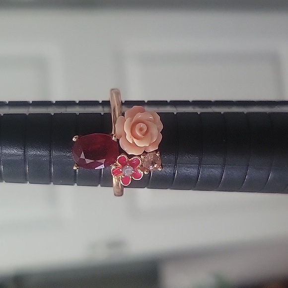Elegant Sz7.5 Floral pink, red Gemstone Ring - Picture 1 of 6